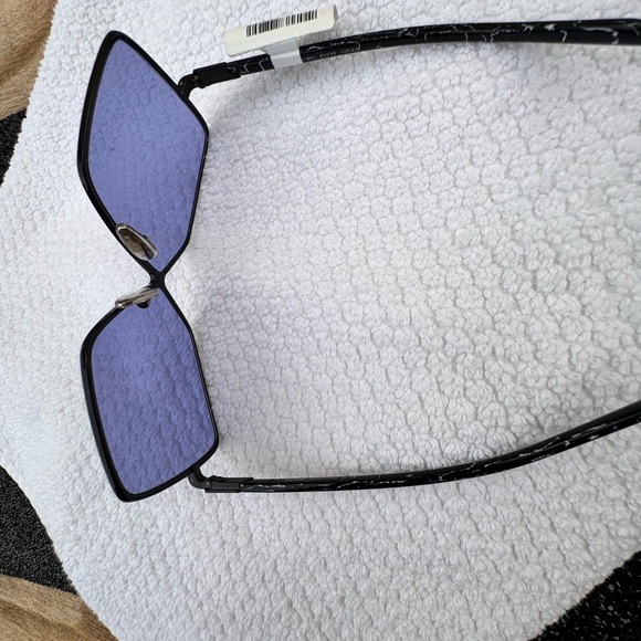 Prada Black and Blue Geometric Sunglasses - Picture 10 of 17